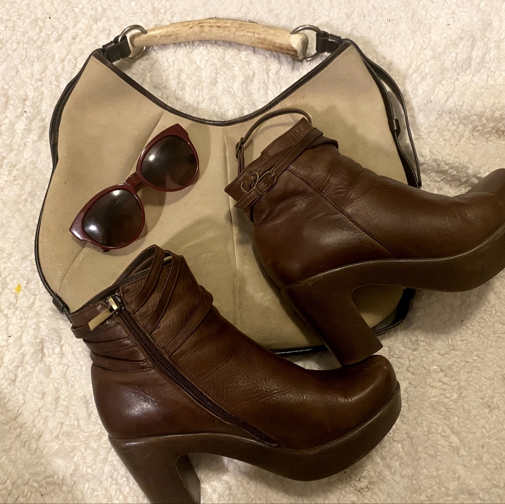 Antelope leather buckle booties